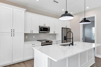 8483 Laureate Blvd in Orlando, FL - Building Photo - Building Photo