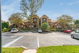 340 Forestway Cir in Altamonte Springs, FL - Building Photo