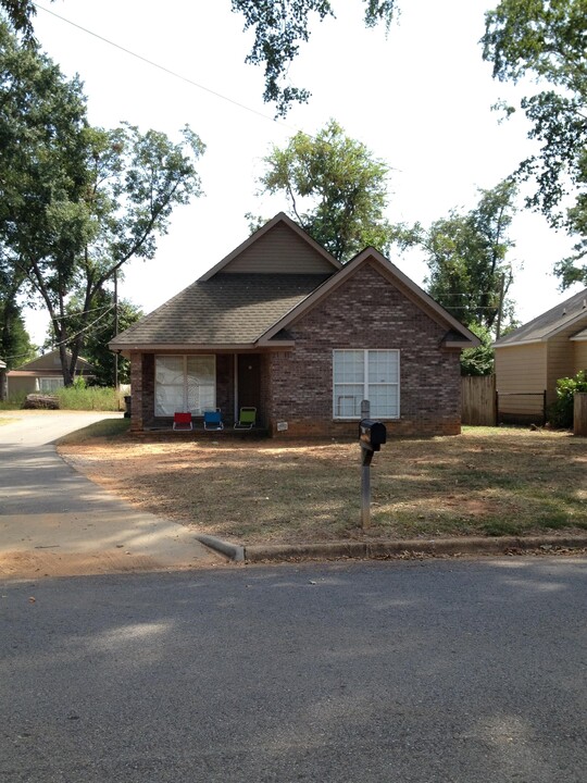 1607 4th Ave E in Tuscaloosa, AL - Building Photo