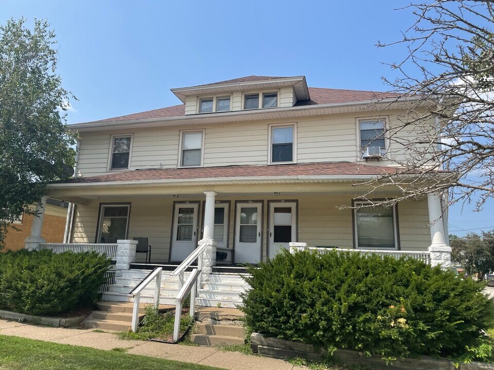 711 16th St, Unit 711 Upper in Moline, IL - Foto de edificio