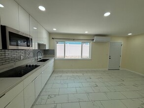 1674 Kino St in Honolulu, HI - Building Photo - Building Photo