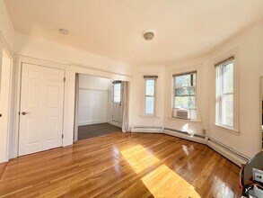 45 Riverdale St, Unit 2 in Boston, MA - Building Photo - Building Photo