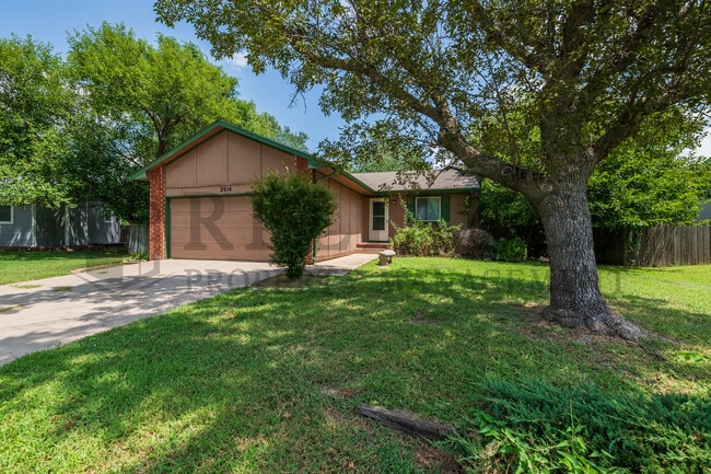 property at 2014 N Pine Grove St
