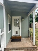 150 S 16th St in Cottage Grove, OR - Building Photo - Building Photo