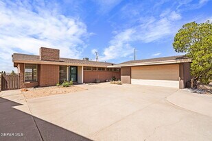 5825 Parkmont Pl in El Paso, TX - Building Photo