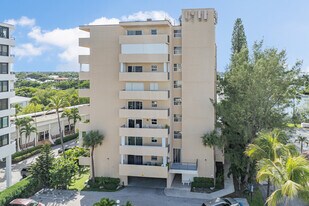 Horizon West in Palm Beach, FL - Building Photo