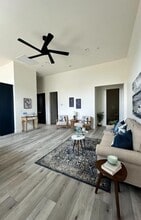 309 W Roseburg Ave in Modesto, CA - Building Photo - Building Photo