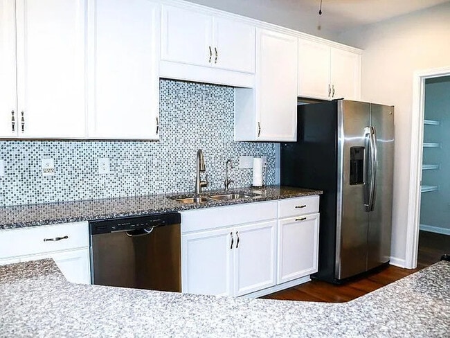 201 Gulley Glen Dr in Garner, NC - Building Photo - Building Photo