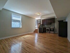 910 W George St, Unit #910-GDN in Chicago, IL - Building Photo - Building Photo