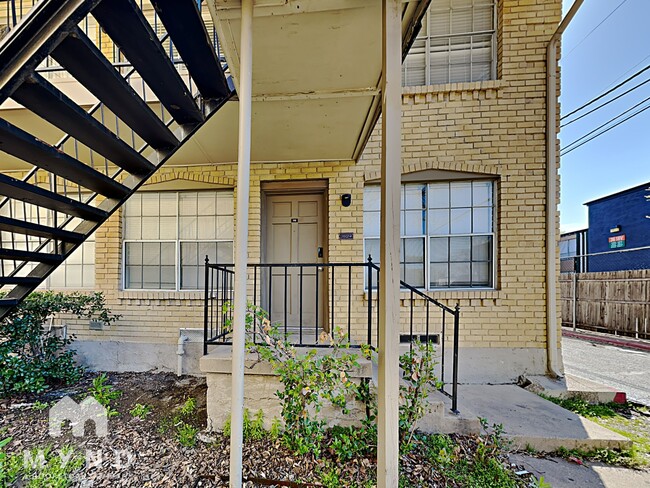 property at 3624 Parkridge Dr