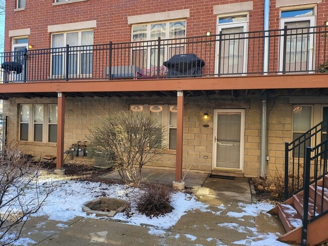 2403 W Flournoy St in Chicago, IL - Building Photo - Building Photo