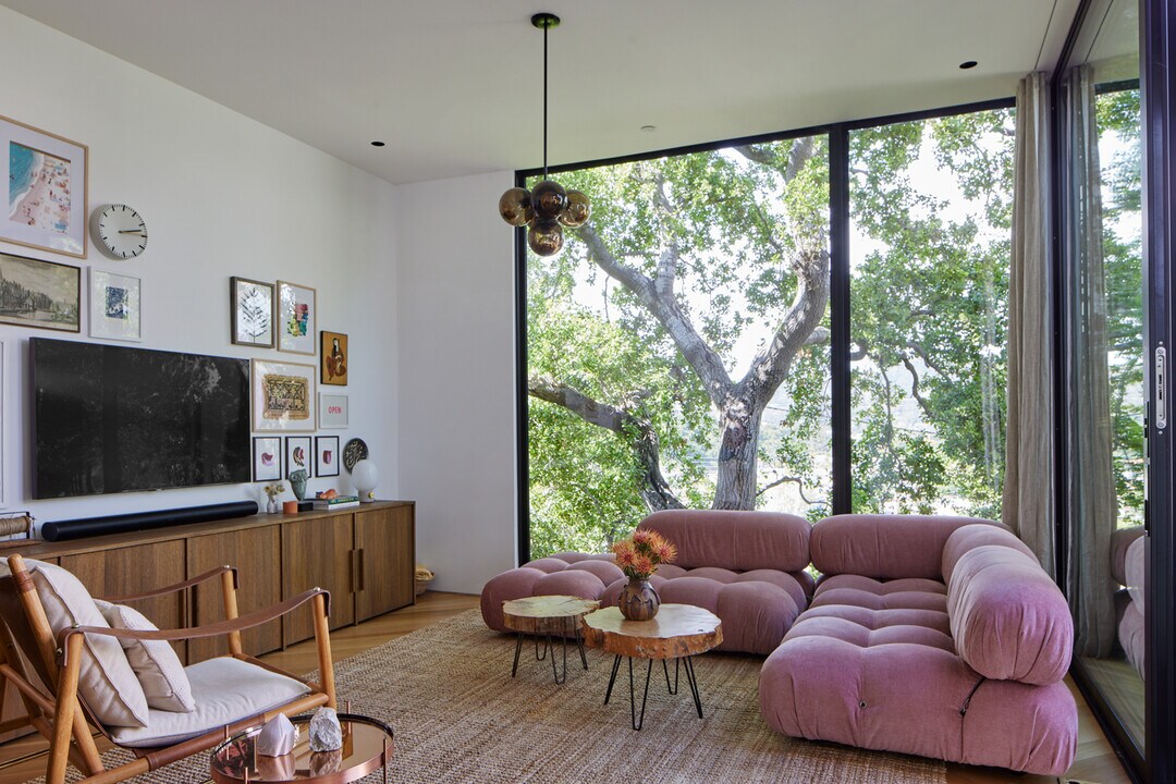 1571 Wildwood Dr in Los Angeles, CA - Building Photo