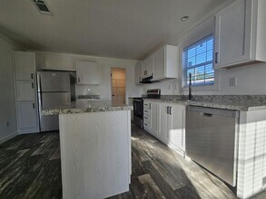 1029 Myakka Dr in North Fort Myers, FL - Building Photo - Building Photo