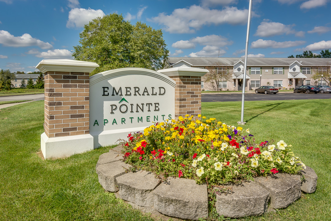 Emerald Pointe Apartments in South Bend, IN - Building Photo