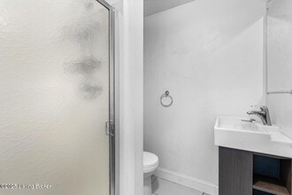 204 S Bayly Ave in Louisville, KY - Building Photo - Building Photo