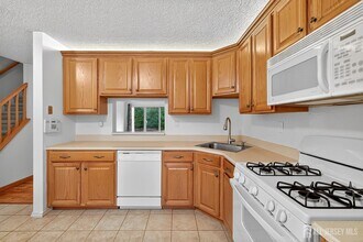 134 Pear Tree Ln in Franklin Township, NJ - Building Photo - Building Photo