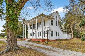 409 Meadow Rd in Lumberton, NC - Building Photo - Building Photo