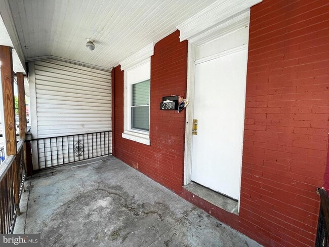 property at 233 N Creighton St
