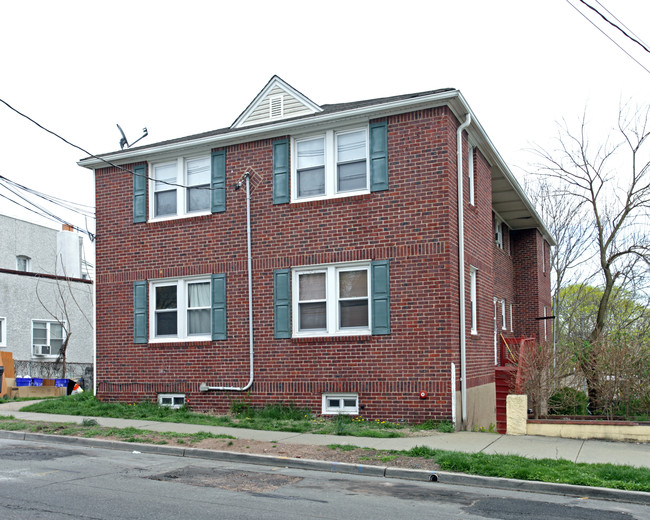 138 Harrison Ave in Garfield, NJ - Building Photo - Building Photo