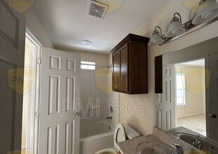 307 W Albatross Ave in Pharr, TX - Building Photo - Building Photo