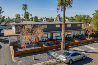 901 E Claremont St in Phoenix, AZ - Building Photo - Building Photo