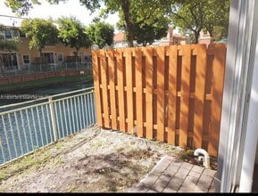 4931 N Harbor Isles Dr in Fort Lauderdale, FL - Building Photo - Building Photo