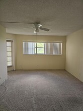 3590 Via Poinciana in Greenacres, FL - Building Photo - Building Photo