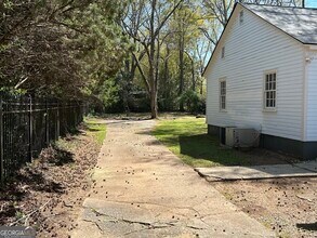 1875 S Lumpkin St in Athens, GA - Building Photo - Building Photo