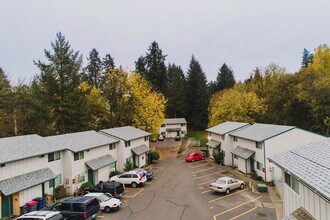 Park Apartments in McMinnville, OR - Building Photo - Interior Photo