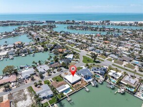 7 Island Dr in Treasure Island, FL - Building Photo - Building Photo