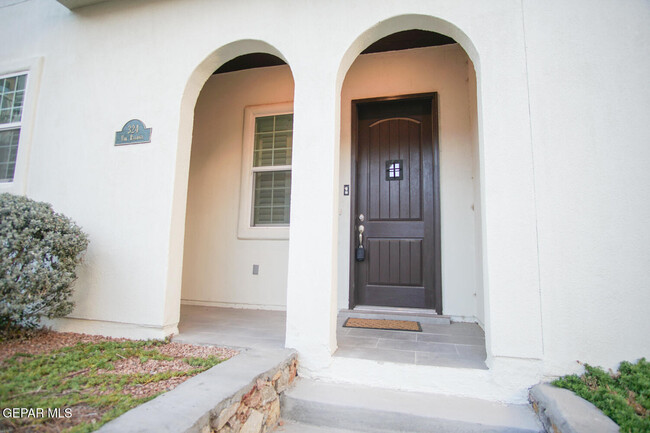 324 Vin Raliuga Ct in El Paso, TX - Foto de edificio - Building Photo