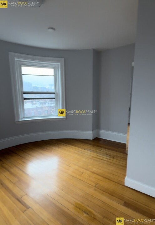 482 Commonwealth Ave, Unit 8 in Boston, MA - Building Photo