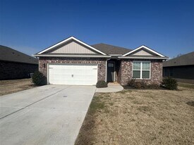 177 Cherry Laurel Dr in Hazel Green, AL - Building Photo