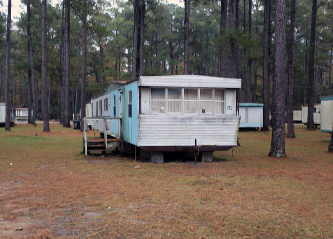 Chadwick's Mobile Home Park in Leland, NC - Building Photo - Building Photo