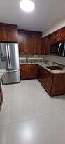 2910 Point E Dr in Aventura, FL - Building Photo