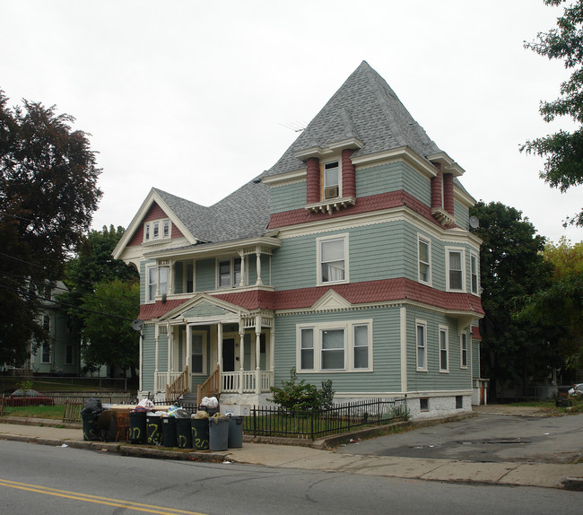 211 Jackson St in Lawrence, MA - Foto de edificio - Building Photo