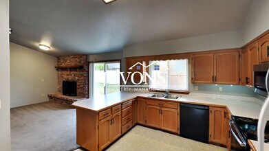 5607 Bristol Way in Yakima, WA - Building Photo - Building Photo