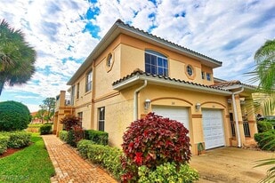 9060 Palmas Grandes Blvd in Bonita Springs, FL - Building Photo