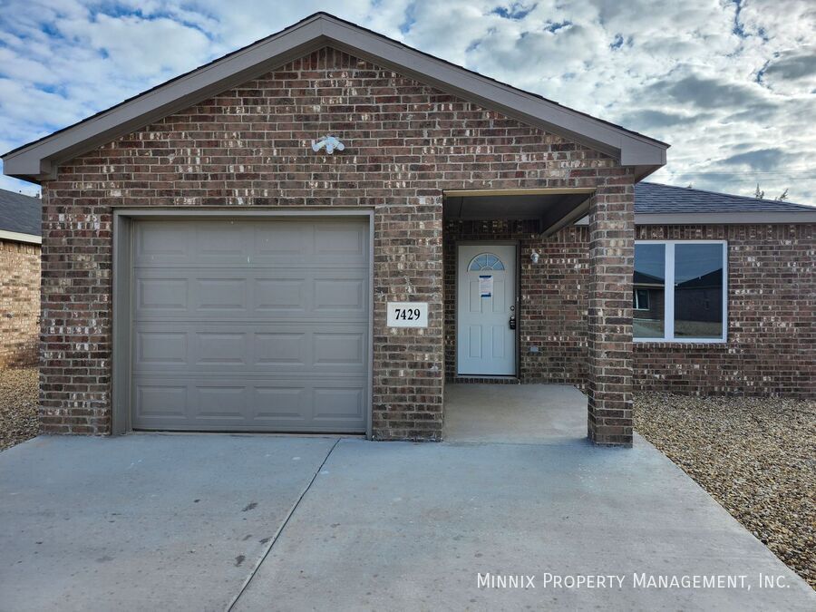 7429 4th St in Lubbock, TX - Foto de edificio