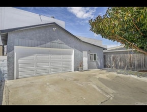 4525 W 145th St, Unit front in Lawndale, CA - Building Photo - Building Photo