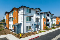 Mossdale Landing in Lathrop, CA - Foto de edificio - Building Photo