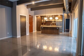 211 W Jefferson St in Syracuse, NY - Building Photo - Building Photo