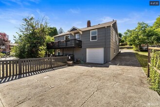 2136 N Callow Ave in Bremerton, WA - Building Photo - Building Photo