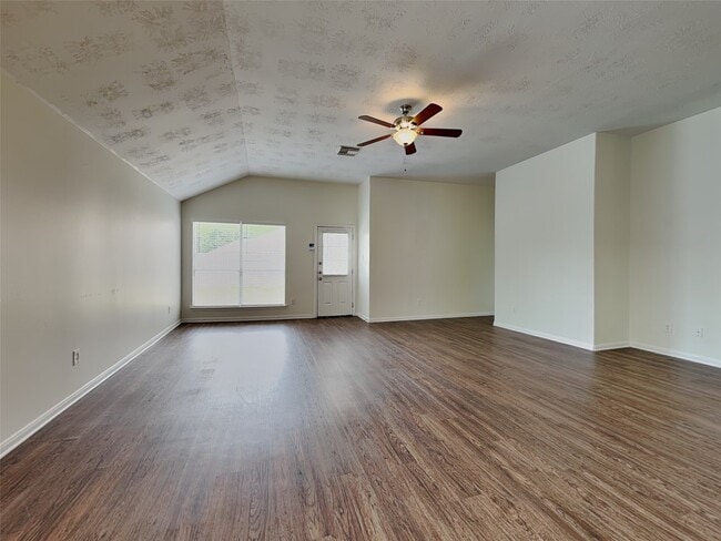 property at 2543 Fox River Ln