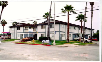 Sea Shores Condominiums in Oceanside, CA - Building Photo - Building Photo