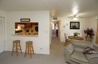 Kingston Green Apartments in Kokomo, IN - Building Photo - Interior Photo