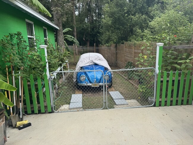 property at 1612 Pepper Dr