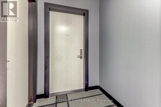 39-739 Brant St in Toronto, ON - Building Photo - Building Photo