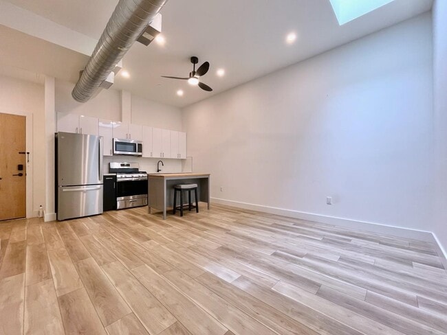 375 Monmouth St in Jersey City, NJ - Building Photo - Building Photo