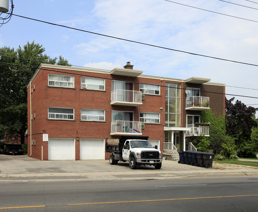 428 Lawrence Ave in Toronto, ON - Building Photo